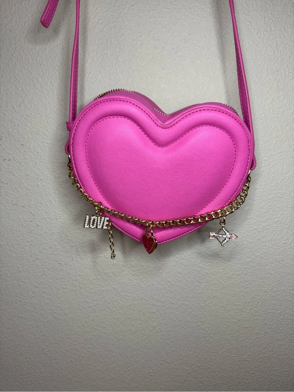 Juicy Couture Heart Shaped Pink Crossbody Bag Charm Purse - Picture 1 of 6
